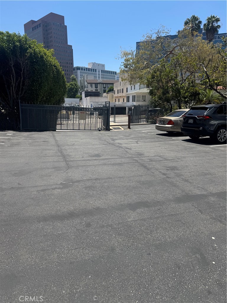 https://media.crmls.org/medias/5ad85a80-f750-4cee-8b5d-74c8ba023ffb.jpg?preset=X-Large