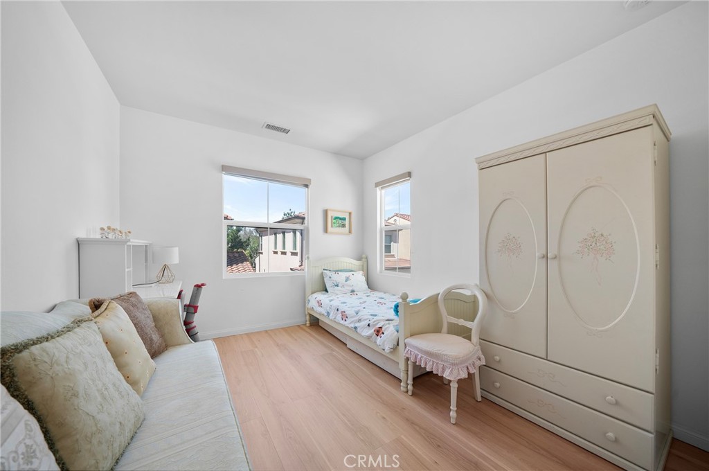 MLS #OC25230521 image #12