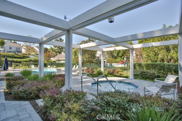 Detail Gallery Image 31 of 33 For 25 Hillsdale Dr #6,  Newport Beach,  CA 92660 - 3 Beds | 2/1 Baths