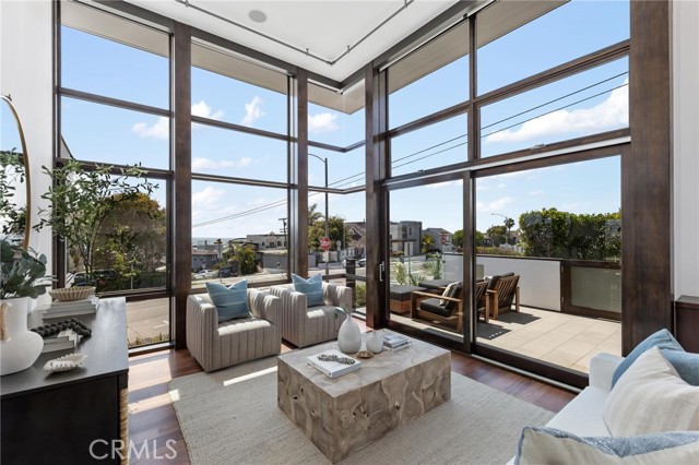 2114 Manhattan Ave, Hermosa Beach CA: https://media.crmls.org/medias/5ad9b7da-1ddc-47fc-9120-fa3a0ea9e29d.jpg