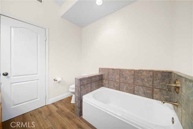 9394 Gum Tree Drive, Corona CA: https://media.crmls.org/medias/5ad9dddf-c01e-4fc2-a956-45d6ce88986e.jpg