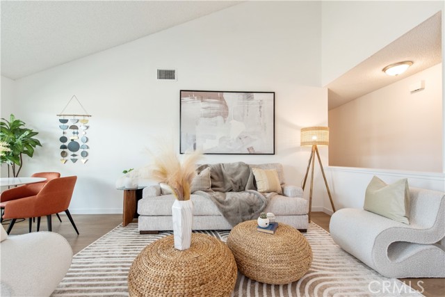 Detail Gallery Image 14 of 32 For 2536 Greenhill Dr, Fullerton,  CA 92833 - 4 Beds | 2 Baths