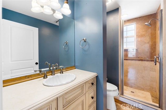 Detail Gallery Image 9 of 14 For 6000 Woodman Ave #A1,  Van Nuys,  CA 91401 - 2 Beds | 1 Baths