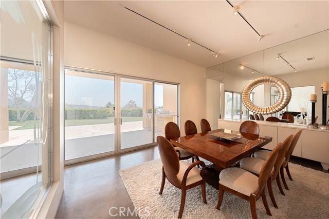 10272 Overhill Drive, North Tustin CA: https://media.crmls.org/medias/5adba475-c52d-4558-b325-8fb0ec26a2a9.jpg