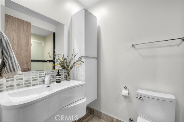 Detail Gallery Image 27 of 36 For 2713 Carnegie Ln #B,  Redondo Beach,  CA 90278 - 5 Beds | 4 Baths