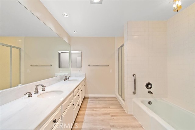 1660 S La Reina Way #2D, Palm Springs, CA 92264