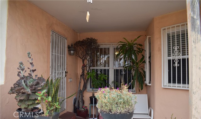 Detail Gallery Image 7 of 18 For 3219 Flower St, Huntington Park,  CA 90255 - 2 Beds | 1 Baths