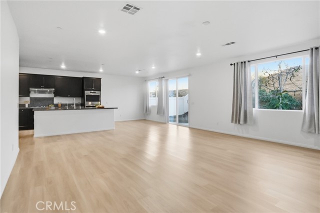 Detail Gallery Image 5 of 25 For 19452 Fortunello Ave, Riverside,  CA 92508 - 4 Beds | 3 Baths