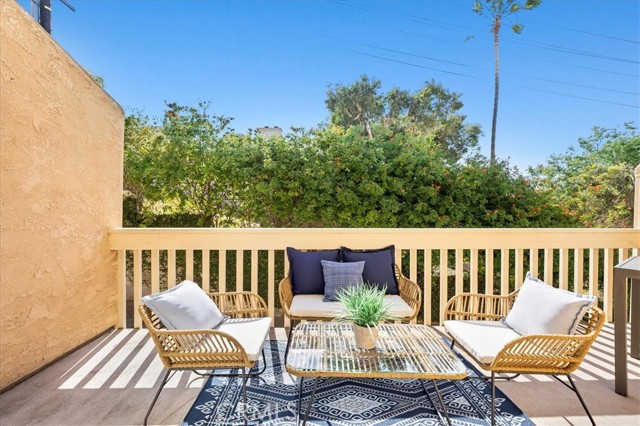 2000 Mathews Avenue, Redondo Beach, California 90278, 2 Bedrooms Bedrooms, ,2 BathroomsBathrooms,Residential,Sold,Mathews,SB22083449
