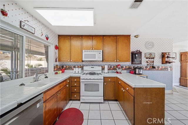 Detail Gallery Image 11 of 29 For 6095 Wren Ct, Riverside,  CA 92504 - 4 Beds | 2 Baths