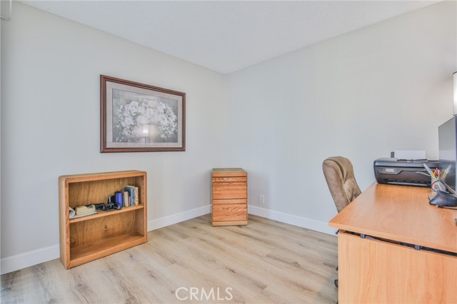 Office/Dean, easily converted to 2nd bedroom