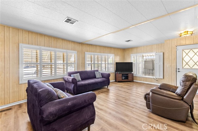 Detail Gallery Image 12 of 24 For 554 Castille, Hemet,  CA 92543 - 3 Beds | 2 Baths