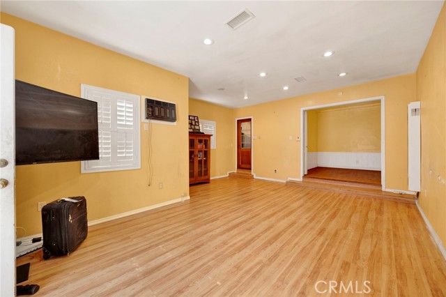 Detail Gallery Image 4 of 32 For 3866 Westside Ave, Los Angeles,  CA 90008 - 2 Beds | 2/1 Baths