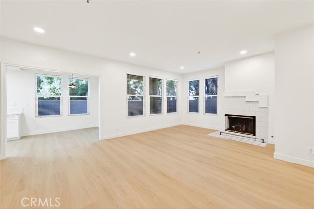 Detail Gallery Image 2 of 22 For 78 Magellan Aisle, Irvine,  CA 92620 - 3 Beds | 2 Baths