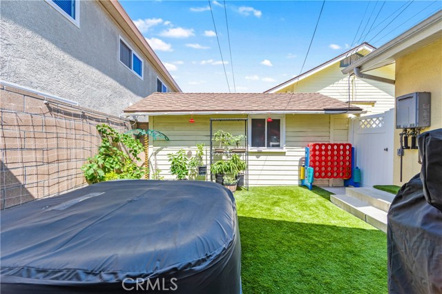 715 Olive Avenue, Huntington Beach CA: https://media.crmls.org/medias/5adfcf62-5c80-455e-959f-05c3f699822d.jpg