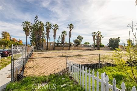 405 W Merrill Avenue, Rialto, California 92376, ,Land,For Sale,405 W Merrill Avenue,CRAR24037618