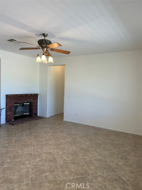 Detail Gallery Image 9 of 31 For 35921 Camelot Cir, Wildomar,  CA 92595 - 4 Beds | 2/1 Baths