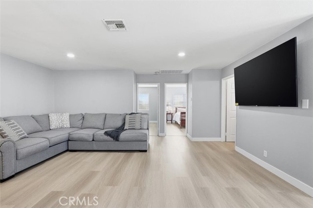 Detail Gallery Image 10 of 47 For 5017 W 118th Pl, Hawthorne,  CA 90250 - 5 Beds | 3 Baths