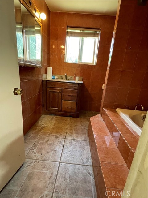 Detail Gallery Image 16 of 20 For 14662 Maclay, –,  CA 91345 - 4 Beds | 2 Baths