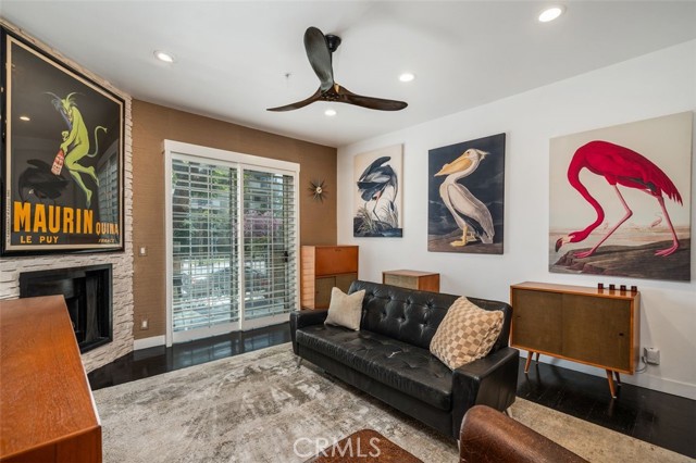 Detail Gallery Image 13 of 39 For 11445 Moorpark St #5,  Studio City,  CA 91602 - 2 Beds | 2/1 Baths