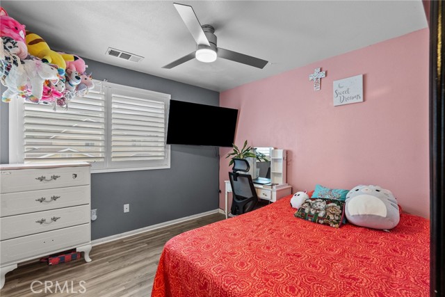 26120 Goldman Place, Saugus CA: https://media.crmls.org/medias/5ae17737-a7f5-441b-91b6-b20cb9d5b809.jpg