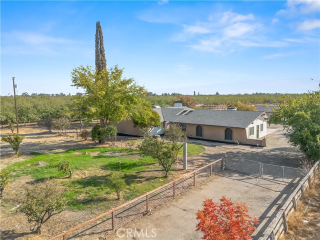 Detail Gallery Image 1 of 66 For 5527 W Olive Ave, Fresno,  CA 93722 - 4 Beds | 3/1 Baths