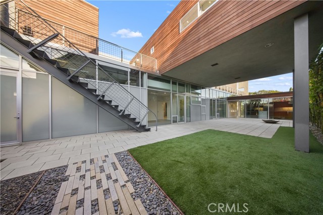 Detail Gallery Image 11 of 39 For 519 Santa Ana, Newport Beach,  CA 92663 - 4 Beds | 4/1 Baths