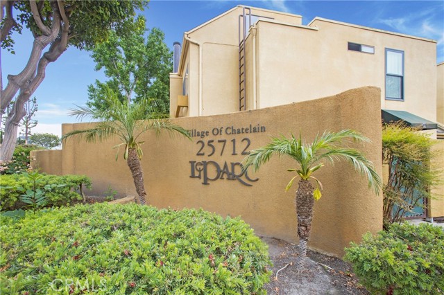 25712 Le Parc, Lake Forest CA: https://media.crmls.org/medias/5ae39709-f12c-43e4-9dc0-edb1093b9e0d.jpg