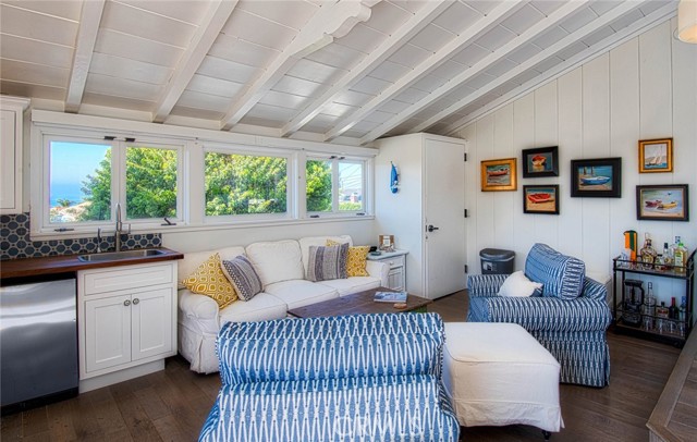 Detail Gallery Image 14 of 15 For 681 Seaview St #B,  Laguna Beach,  CA 92651 - 1 Beds | 1 Baths
