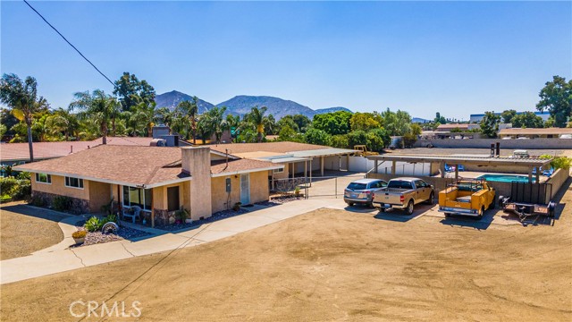 Detail Gallery Image 7 of 57 For 10550 Maple Ave, Bloomington,  CA 92316 - 4 Beds | 2/1 Baths