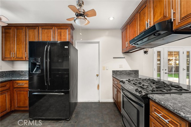 Detail Gallery Image 15 of 46 For 9941 Granite Hill Dr, Jurupa Valley,  CA 92509 - 4 Beds | 2 Baths