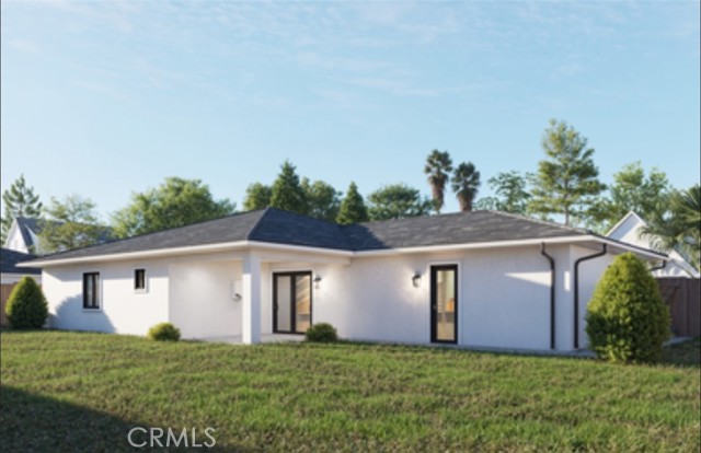 Detail Gallery Image 2 of 11 For 2663 S 11th, Fresno,  CA 93725 - 3 Beds | 2 Baths