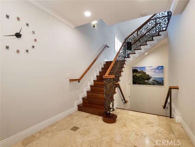 229 N Juanita Avenue, Redondo Beach CA: https://media.crmls.org/medias/5ae87b02-f032-4d3c-ad94-e2838ba2023c.jpg