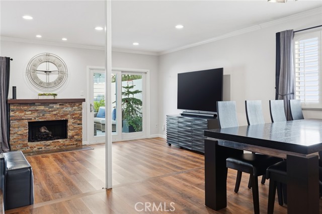 Detail Gallery Image 6 of 37 For 15735 Nordhoff St #11,  North Hills,  CA 91343 - 3 Beds | 3 Baths