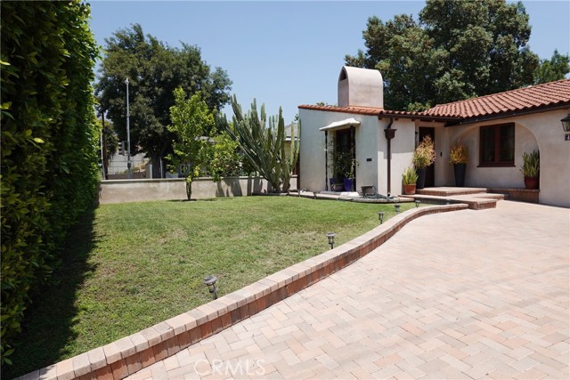 430 Sonora Avenue, Glendale CA: https://media.crmls.org/medias/5ae906d7-793d-4098-ae37-ddbd6f77b7a9.jpg