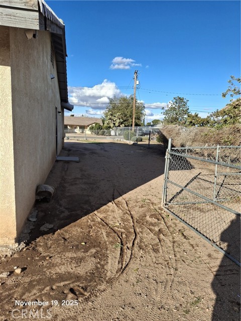 16635 Elm, Hesperia CA: https://media.crmls.org/medias/5ae92198-7bfd-4b59-9de4-67d2200ca24b.jpg