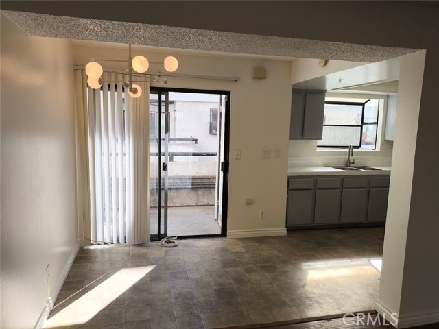 Detail Gallery Image 3 of 16 For 125 N 3rd St #D,  Alhambra,  CA 91801 - 2 Beds | 2 Baths