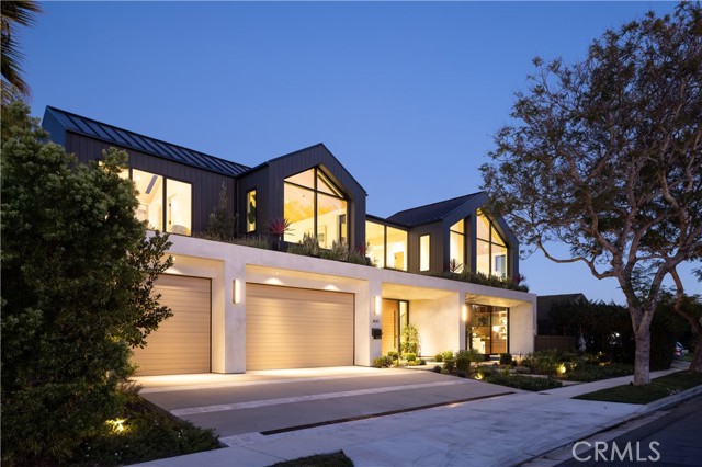 Detail Gallery Image 2 of 48 For 2100 Windward Ln, Newport Beach,  CA 92660 - 5 Beds | 5/3 Baths