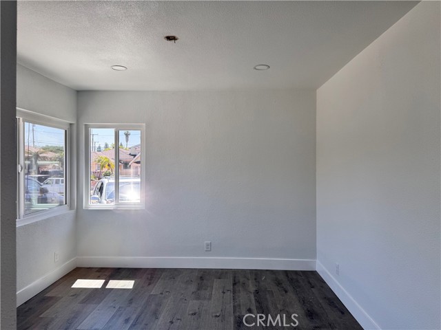 Detail Gallery Image 8 of 11 For 4563 Bridgeview Ave #1,  Pico Rivera,  CA 90660 - 3 Beds | 1 Baths