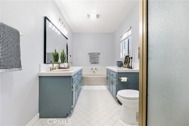 Detail Gallery Image 30 of 75 For 12748 Paramount Bld, Downey,  CA 90242 - 6 Beds | 3 Baths