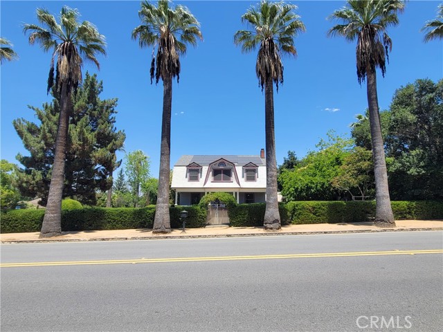 Detail Gallery Image 3 of 32 For 901 S Center St, Redlands,  CA 92373 - 4 Beds | 2/1 Baths