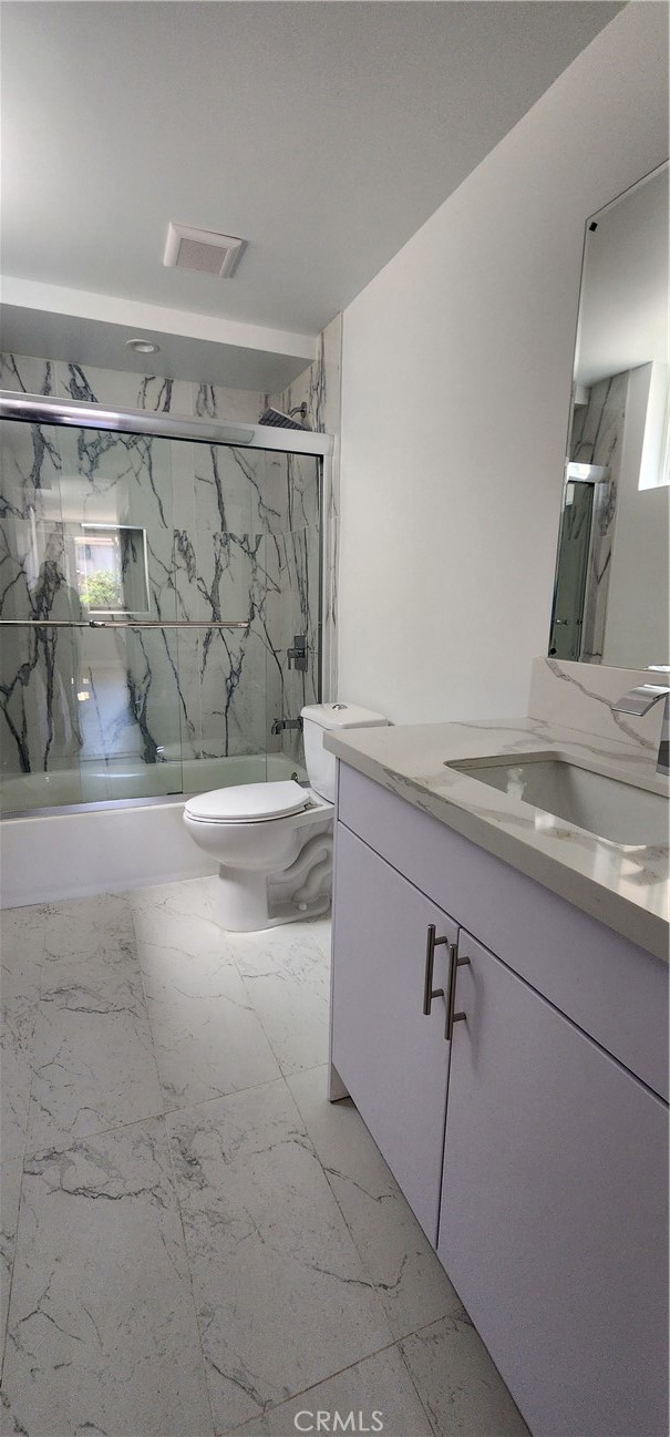 117 S Rampart Blvd, Los Angeles CA: https://media.crmls.org/medias/5aeb54a0-2d6d-4ae8-8d1f-67f891b7ddeb.jpg