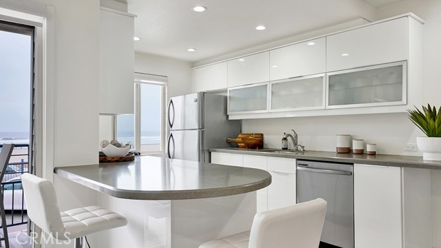 1202 N Pacific Street, Oceanside CA: https://media.crmls.org/medias/5aeb6fb7-9ef0-49c7-8eb1-7ce21950def4.jpg