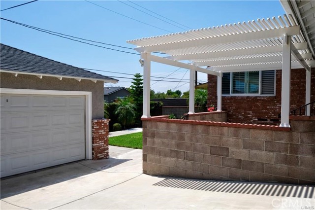 2031 Jolley Drive, Burbank CA: https://media.crmls.org/medias/5aeb9054-abf9-4633-99ba-c7a23e6b97d5.jpg
