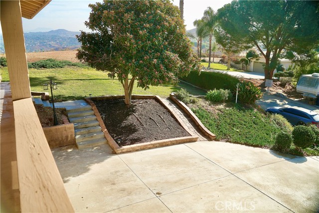 Image 10 of 31 For 14380 Moonridge Drive