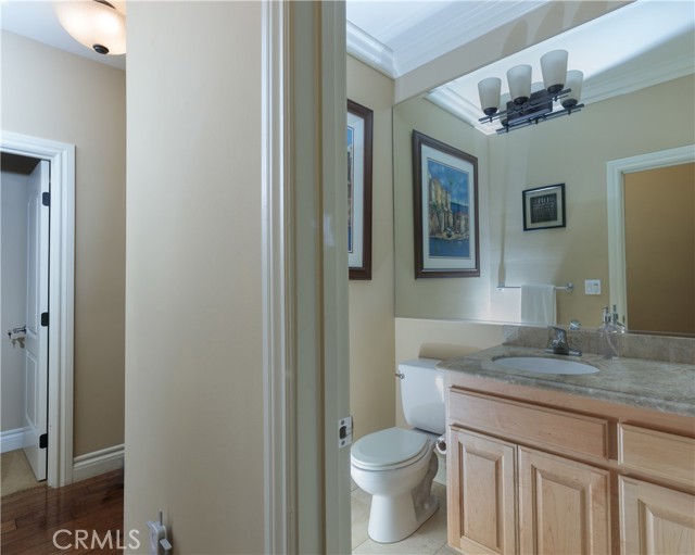 Detail Gallery Image 12 of 24 For 2106 Mathews Ave #B,  Redondo Beach,  CA 90278 - 4 Beds | 3 Baths