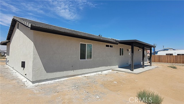 21109 Sioux Road, Apple Valley CA: https://media.crmls.org/medias/5aecdfaa-b277-47db-b9af-1bffe288b0fa.jpg