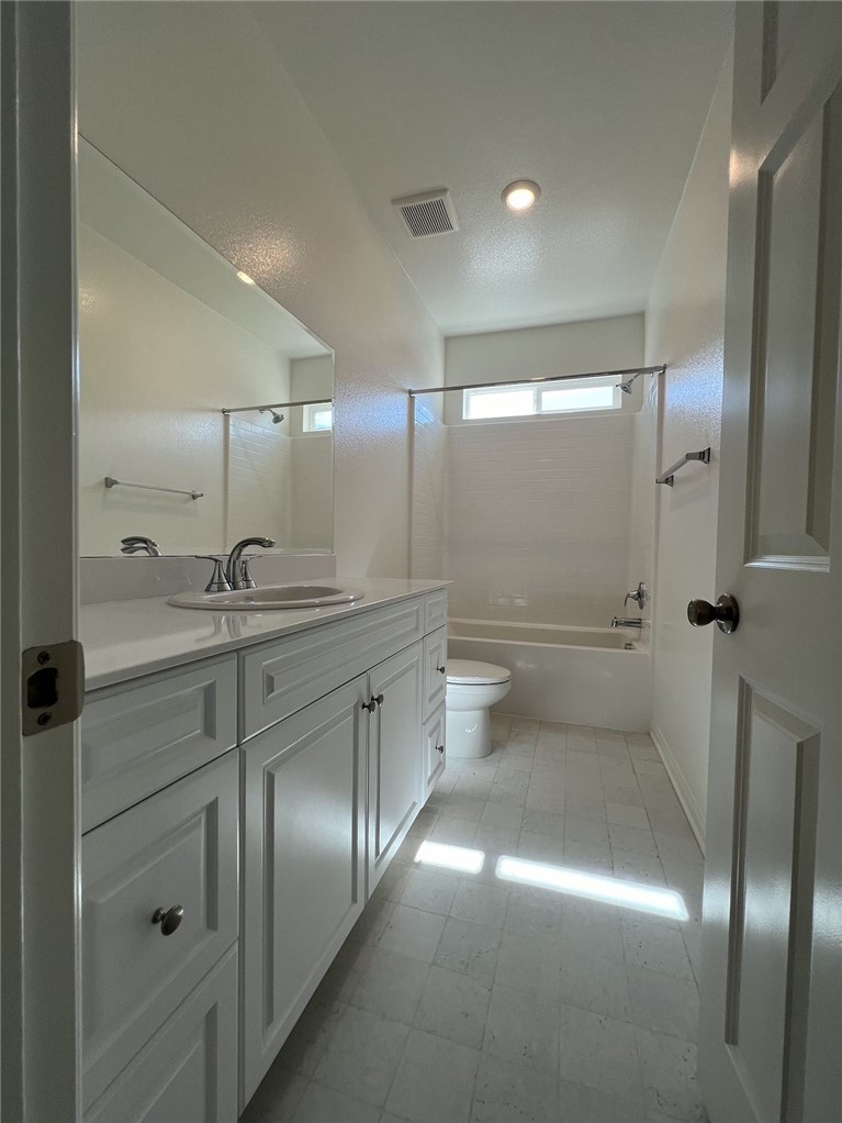 Detail Gallery Image 8 of 9 For 19783 Limon Ct, Riverside,  CA 92507 - 4 Beds | 2 Baths