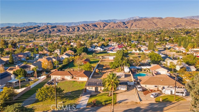 33278 Colorado, Yucaipa CA: https://media.crmls.org/medias/5aeece19-58c0-4114-8dce-6e7bb44cd4e0.jpg