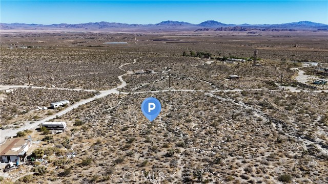 Detail Gallery Image 4 of 11 For 716 Meehleis Rd, Lucerne Valley,  CA 92356 - – Beds | – Baths